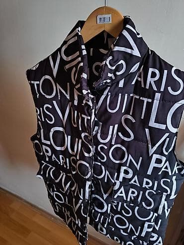 Üst geyimi: İkinci əl geyimlər yeni kimidiler çox çox münasib qiymətə verilir — 4