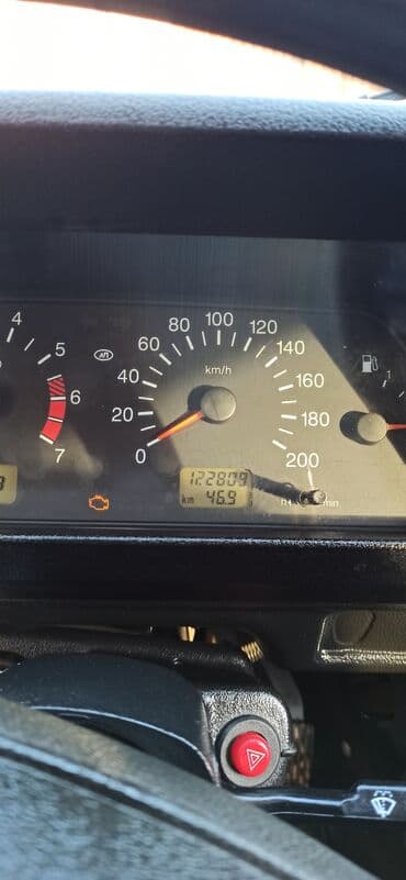 авто дешево купить: ВАЗ (ЛАДА) 4x4 Нива: 1.7 л | 2013 г. 121000 км — 5