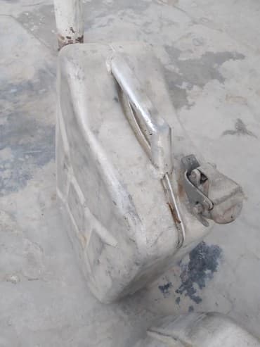 taxtlarin qiymetleri: Kanistir 20lt qiymet birine aidi ikisin goturen endirim — 4