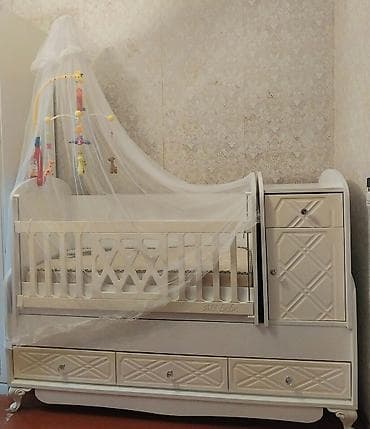 komodlar: Uşaq beşiyi və komodlu dəst - Rəng: krem-ağ - Material: MDF/taxta — 2