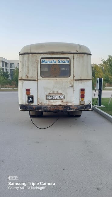 задний фонарь мерседес: Model: PAZ-672 tipli kiçik avtobus Xüsusiyyətlər: - Korpus: ikirəngli — 1