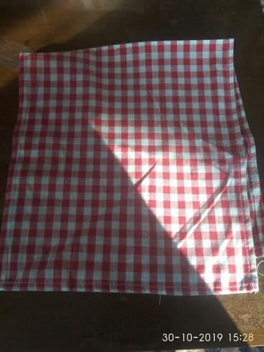 şəkillər zəfər gününə aid rəsmlər: Sovet dövründə galan təzədir çay dəsmalı giyməti 1.00 man — 1