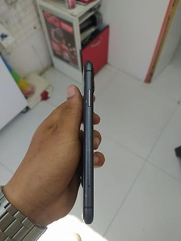 iphone 100: IPhone 11, 64 GB, Qara, Barmaq izi — 3