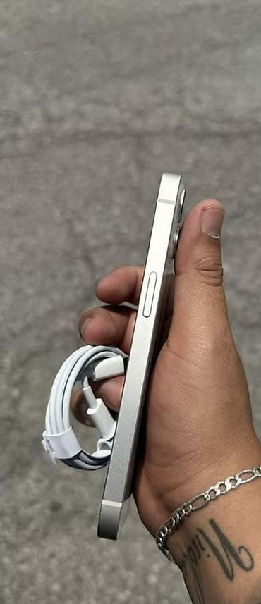 apple xr ağ: IPhone 13, 128 GB, Starlight, Face ID — 3