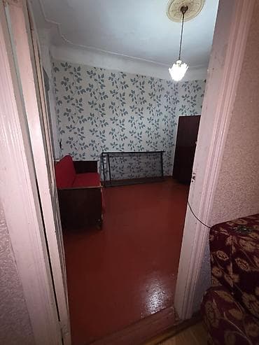 azadligda kiraye evler: Bineqrdide azadliq metrosuna yaxin 3/1 mertebesinde 3 otaqli ev 450 — 6