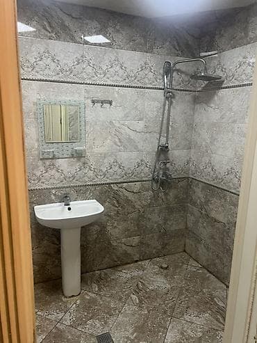 Bina xirdalanda yerleşir evin bütün əşyalari var ev 16/9 mərtebesinde