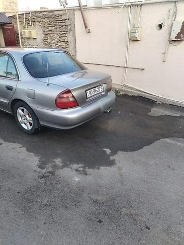 Mazda 626 sedan - Kuzov: 4 qapılı sedan, gümüşü rəng - Mühərrik və lalafo.az -da Mazda 626 sedan - Kuzov: 4 qapılı sedan, gümüşü rəng - Mühərrik və