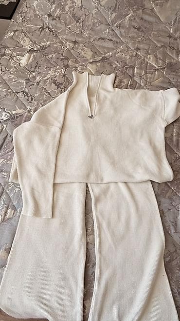 İki hissəli qadın trikotaj dəst - Rəng: krem/əriyi ağ - Parça: yumşaq