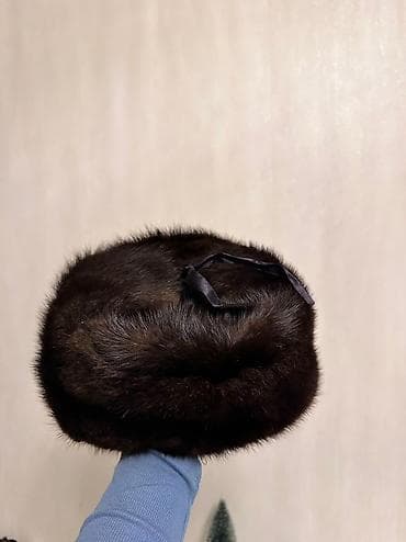 giyimler: Təbii şuba materialındandır, yenidir qiymət 150 azn — 2