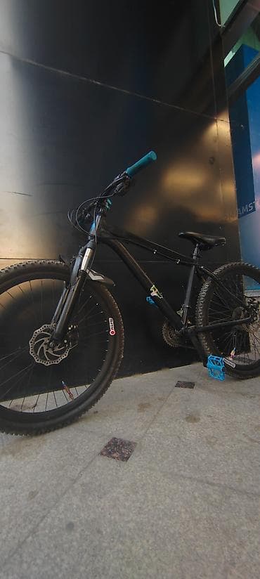 Velosiped keçən yay 440 manata alıbınıb və çox sürülməyib,üzərinə — 9
