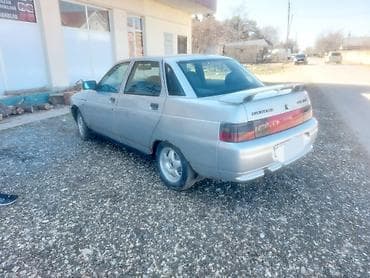 e 200: Avtomobil: Lada/VAZ 2110 (sedan), gümüşü rəng Kuzov: 4 qapı, kompakt — 5