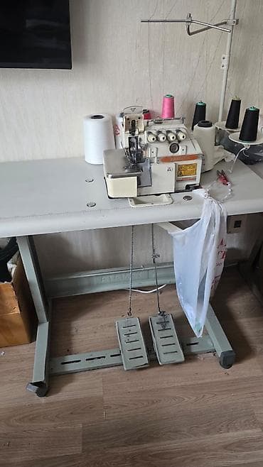overlok masini: 4saplı yamata averlokdu. Yer dar olduğundan satılır. 2əd varımdı. Ona — 1