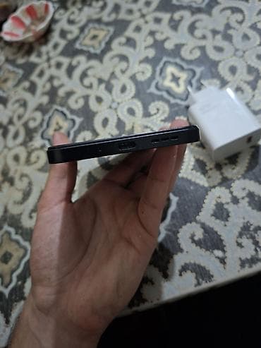 Telefon ideal veziyetdedir xanim telefonu olub herseyi var karopka — 5