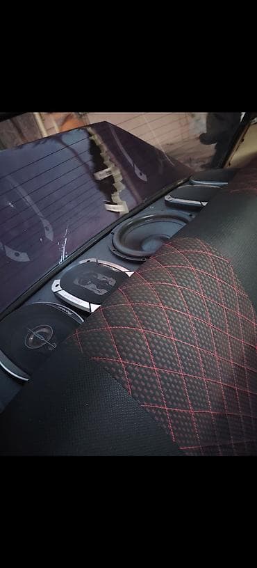 vaz 7: VAZ 2107 sedan - Kuzov: 4 qapılı sedan, tünd albalı rəng - Mühərrik — 10