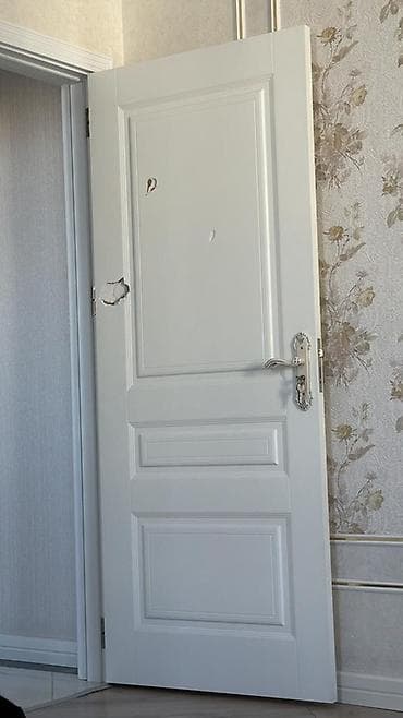 mdf panel qiymeti: Ağ rəngli interyer qapısı - Klassik panelli dizayn, relyefli — 1