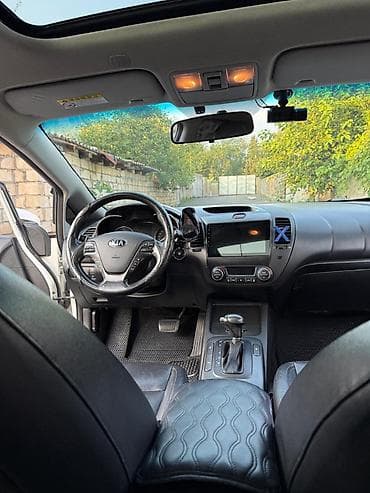 priora satışı: Kia K3: 1.6 l | 2014 il Sedan — 5