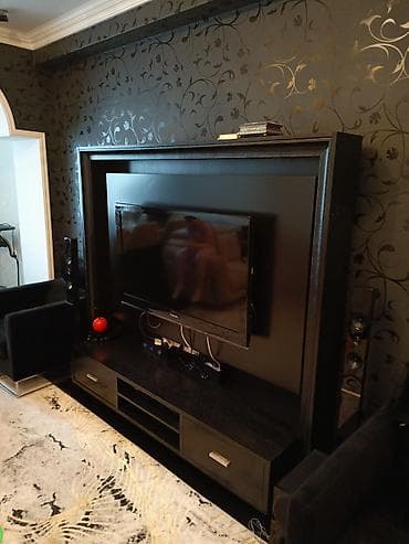 Düz TV altlığı, Polkalı, İtaliya