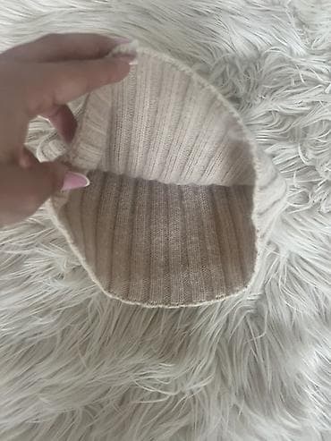 vasminka papaq: Rib toxumalı, bej rəngli trikotaj papaq. - Model: klassik beanie - — 2