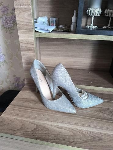 Parıltılı gümüş rəngdə qadın təkburun tufli - Brend: New Look (daxili