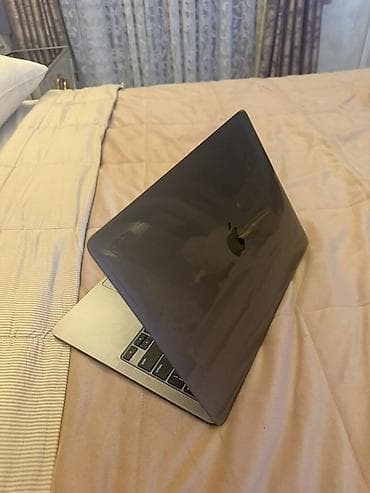 xiaomi pad 5 pro: Apple MacBook Pro M2 2022 — 1