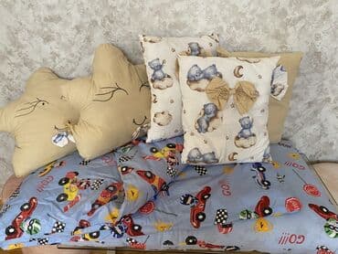 коврик для детей: Uşaq beşiyi üçün yorğan döşək və yastıqları hamsı birlikdə satılır — 1