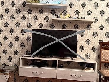 TV altlığı: Düz TV altlığı, Polkalı, Laminat — 1