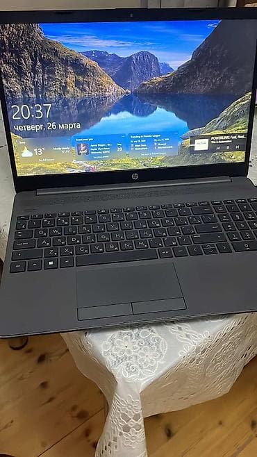 asus j101: CPU : İntel Core i3 - 1005G1 RAM : 4 GB SSD : 240GB VGA : İntel UHD — 1