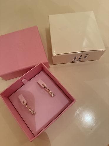 bijuteri: Swarovski Yeni oz qutu ve paketinda verilecek. Bakida qiymeti 275 azn — 4