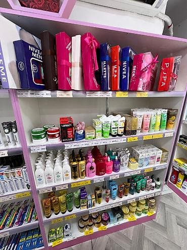 Сеточные витрины: Magaza baglandigina gore mebeller deyerinden cox asagi qiymete satilir — 8