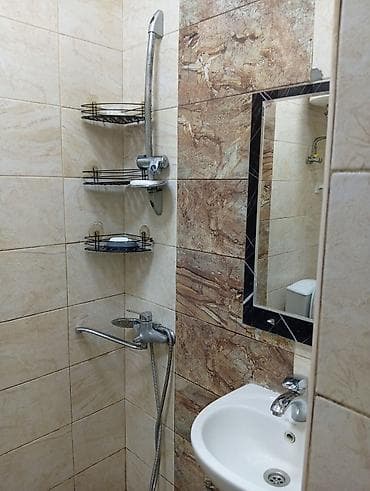Studiya tipli, zövqlə dizayn edilmiş kiçik mənzil/otaq icarəsi üçün — 8