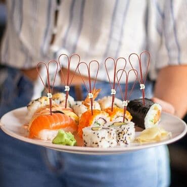 hovuz temizleme: İzahat Təsvir: Kokteyl seçimi qəlyanaltılar, sendviçlər, martinilər — 3