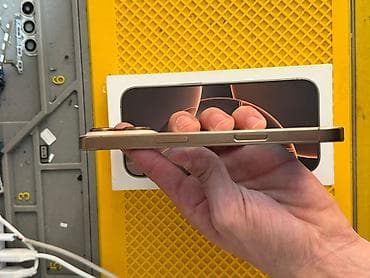 xirdalan ats: IPhone 16 Pro, 256 GB, Qızılı, Face ID — 2