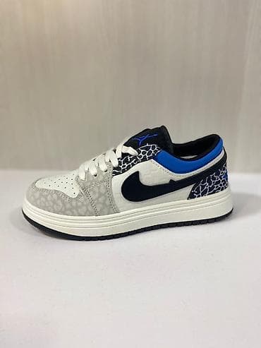 krosovkalar: Sneaker – aşağı profilli model, qarışıq materiallı üst hissə və qalın — 3