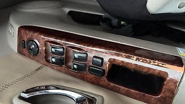 muravey satiwi: Kia Sorento – qara rəngdə, tam ölçülü SUV - Korpus: 5 qapılı, qara — 7