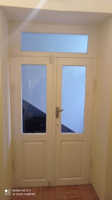 taxta qiymetleri 2022: Qapi taxta şüşəli eni 1.18, hündür. 2.30 Buzovnada. 65 manat Qapi — 2