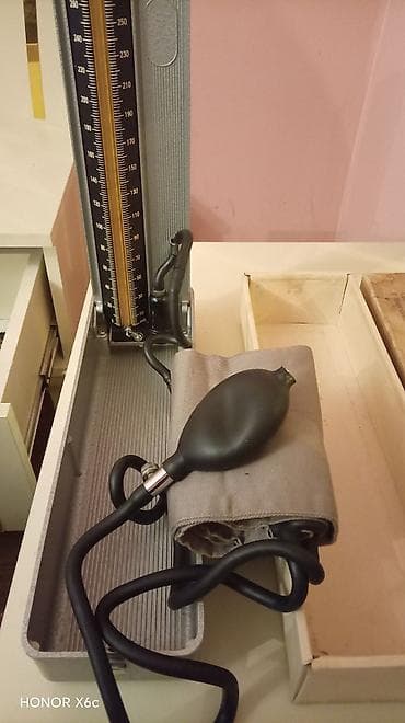 barometr termometr: - Manşet: klassik qol manşeti (armetura və şlanqlar daxil) - Nasos — 2