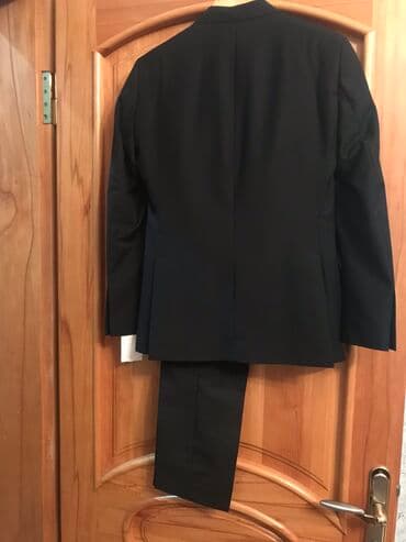 kişi ucun klassik qara kostyum: Kostyum, qara rəngdə — 6