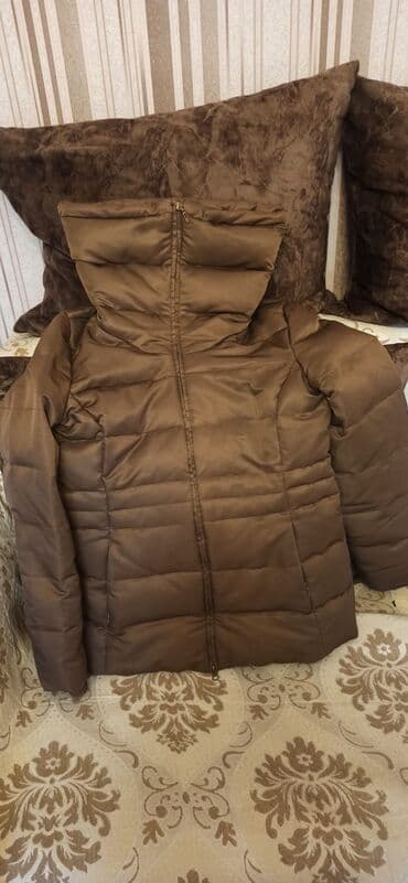 женские зимние спортивные куртки: Kurtka qadın üçün qalın qış üçün. yaxşı vəziyyətə. m razmer. 20 — 4