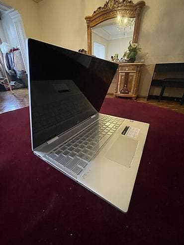 processor i7: Prosessor: Intel Core i7 – 8-ci nəsil RAM: 12 GB SSD: 512 GB Ekran — 6