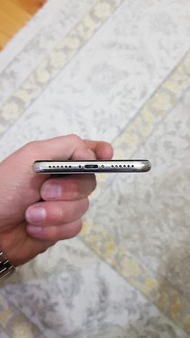 televzor gence satsi: IPhone X, Gümüşü — 7