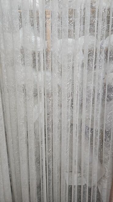 tül parçalar: Zərif naxışlı, yüngül, ağ tül pərdə. Otağa incə bir hava qatır və gün — 5