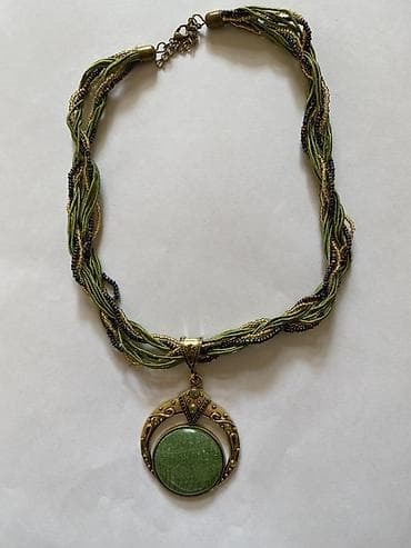 Сумки: Qiymət 5-10-15-20 Manat Aralığı Ünvan 28 May Zümrüd daşlı zərgərlik — 10