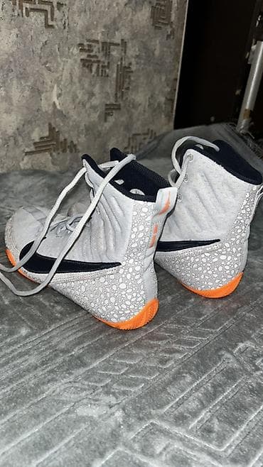 Ботинки: Nike boks ayaqqabıları – yüksək boğazlı, yüngül və çevik model. Nike — 2