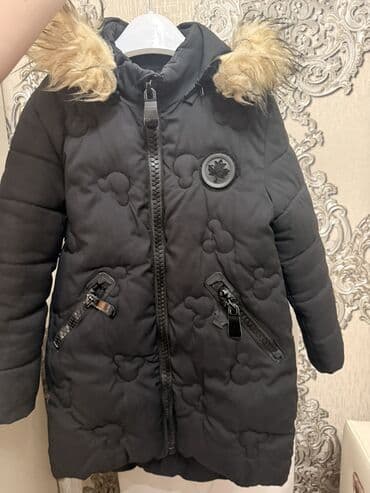 Uşaq qışlıq gödəkçəsi - Rəng: qara - Uzun model, ön hissədə iri