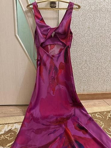 yun corab: Məhsul: qadın gecə/podium stili uzun libas Marka : Zara 2 defe — 1