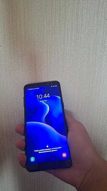 mp 3 player: Samsung Galaxy A8 2018, 64 GB, rəng - Qara, İki sim kartlı — 3