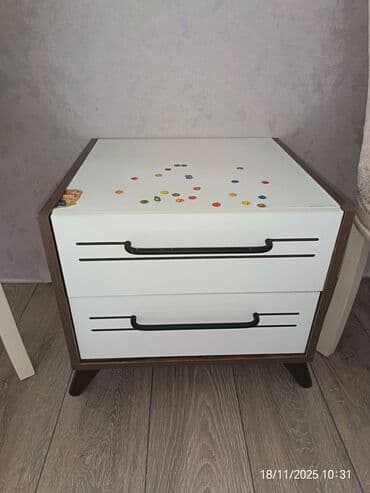 гардеробная мебель: İki ədəd komod/çalşafaltı tumbası 1) Ağ və qəhvəyi kombinasiya: - 2 — 3