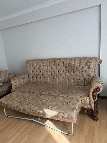 mini masa: İşlənmiş, Klassik divan, Qonaq otağı üçün, Açılmayan, İtaliya — 4