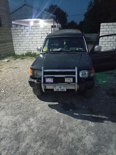 yan guzgu s: Off-road üçün tam təchizatlı SUV - Kuzov rəngi: qara - Ön hissədə — 1
