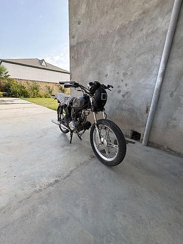 Moto Əla vəziyyətdədir heç bir problemi yoxdur mator bütöv 0 dan